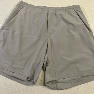 Lulu Lemon Pace Breaker Shorts - XL 7 Inch Inseam